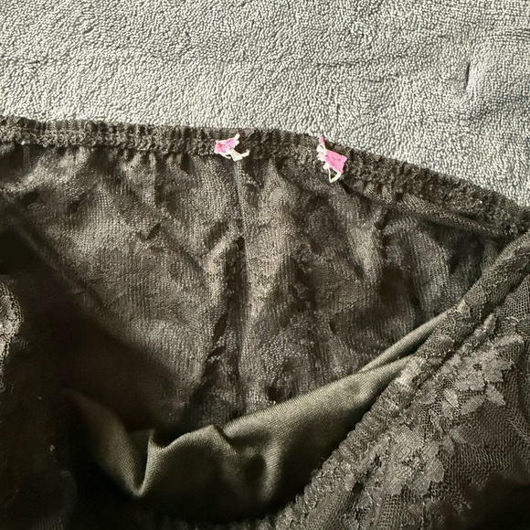 Edikted Addison Sheer Lace Two Piece Top size large! - Picture 8 of 9